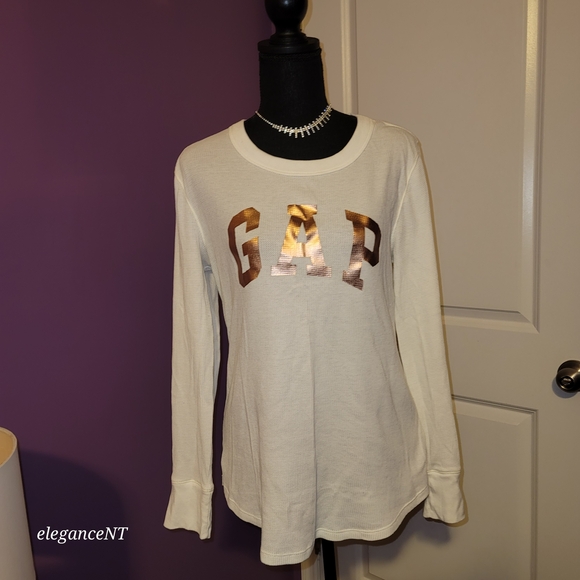 GAP Tops - GAP Cream Long Sleeve Thermal Style Shirt with Gold Logo Sz: L